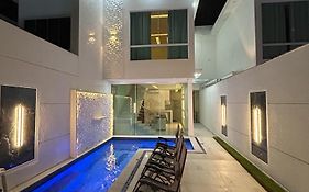 Boa Beach House With Private Pool